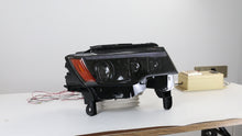 Load and play video in Gallery viewer, inginuity time LED Blackout Headlights for Jeep Grand Cherokee WK2 4th Gen 2014-2021 Start-up Animation Sequential Signal Front Lamps Assembly
